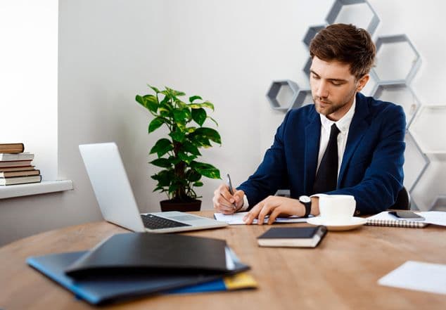Grado en Administración y Dirección de Empresas - ADE (Online)